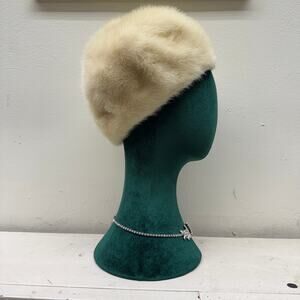 Vintage 1960s White Fur Marché Hat Winter Cozy Pillbox Neutral Accessory